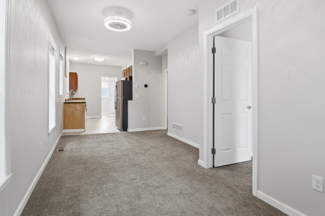 Building Photo - $2,995.95- 3 Bed, 2 Bath Home in Highlands Ranch with In Unit Laundry!