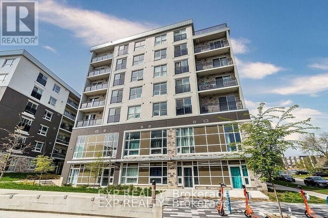 Building Photo - 275-G275 Larch St