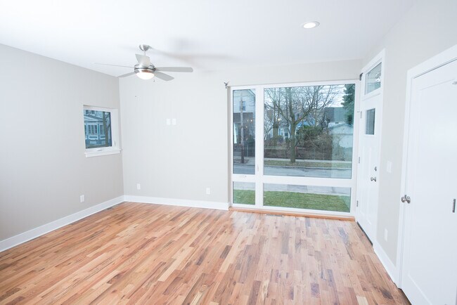 Foto del edificio - 1610 E Belleview Pl