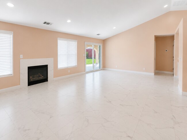 Foto del edificio - Coming soon! Beautiful single story home in Los banos