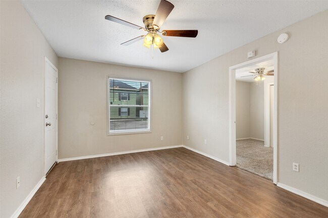 Foto del edificio - 1506 Broadmoor Dr