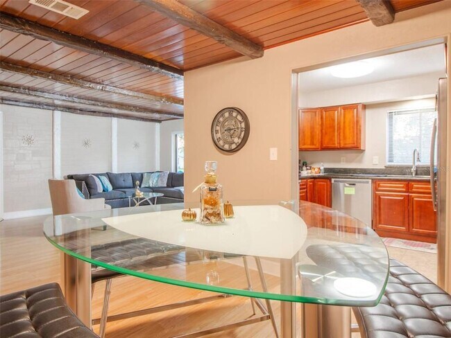 Foto del edificio - 1245 Catalpa Ln