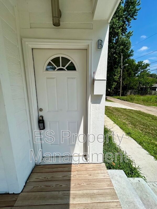Foto del edificio - 321 N Kealing Ave