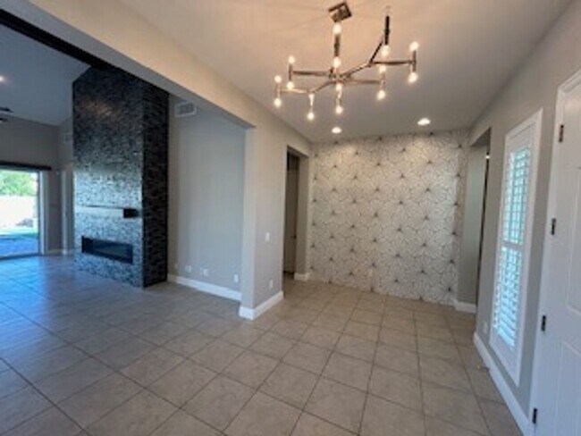 Building Photo - Stunning one-story home located in a quiet...