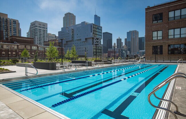 Foto del edificio - 750 N Wells St