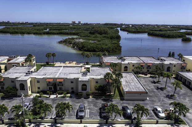 Foto del edificio - 1727 Minutemen Causeway