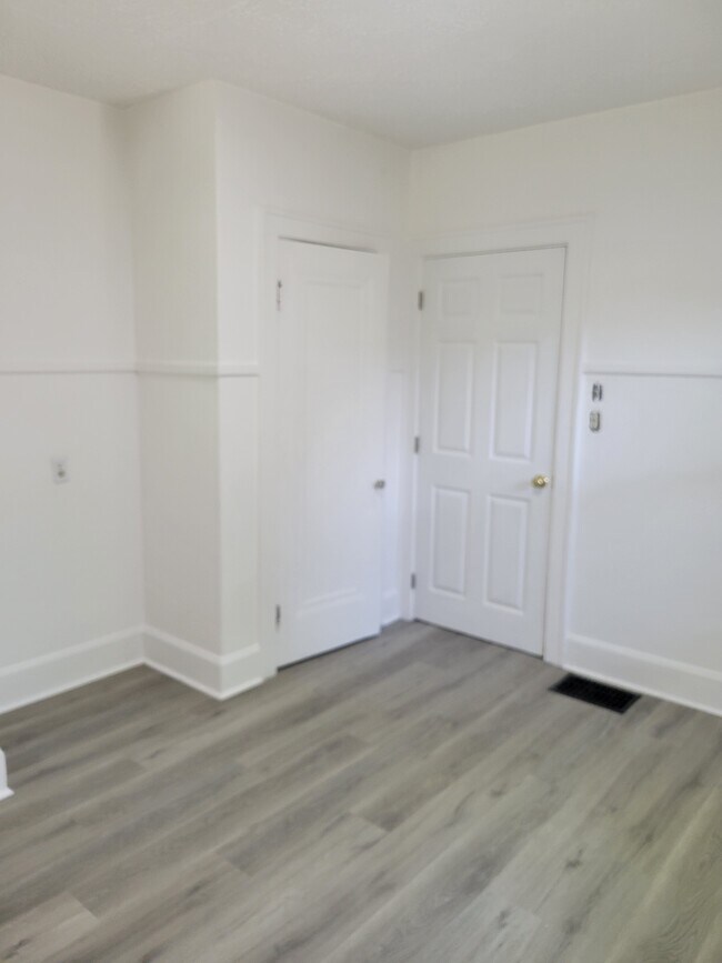 Bed 1 - 1130 Rutledge Ave