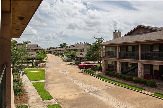 Building Photo - Gorgeous Cypress Point Condo