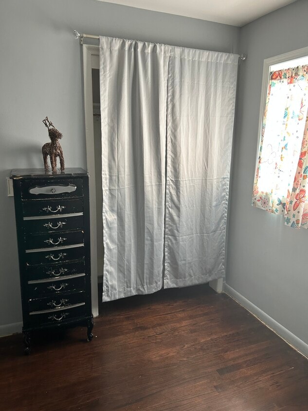 Good size closet, wood floors - 31365 Pagels Dr