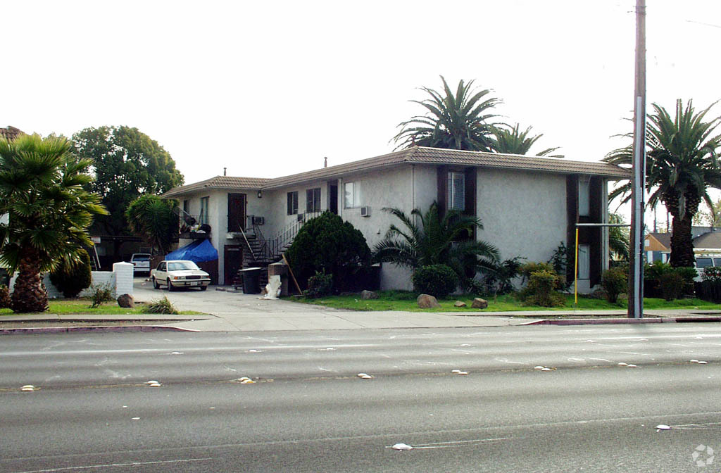 Building Photo - Multi-family