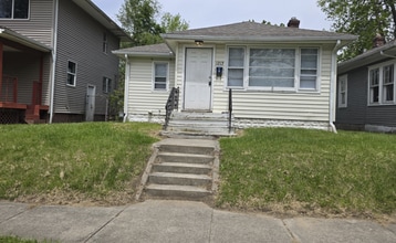 Building Photo - 1213 E Donald St