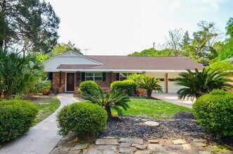 Building Photo - 9817 Cedardale Dr