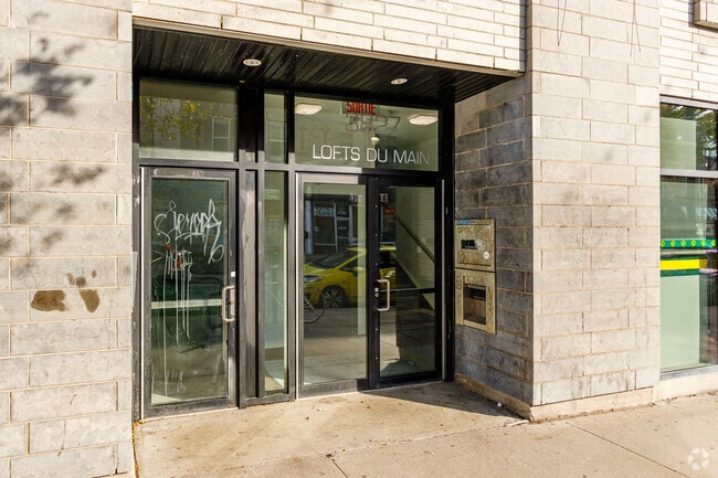 Building Photo - 3817-3827 Saint-Laurent