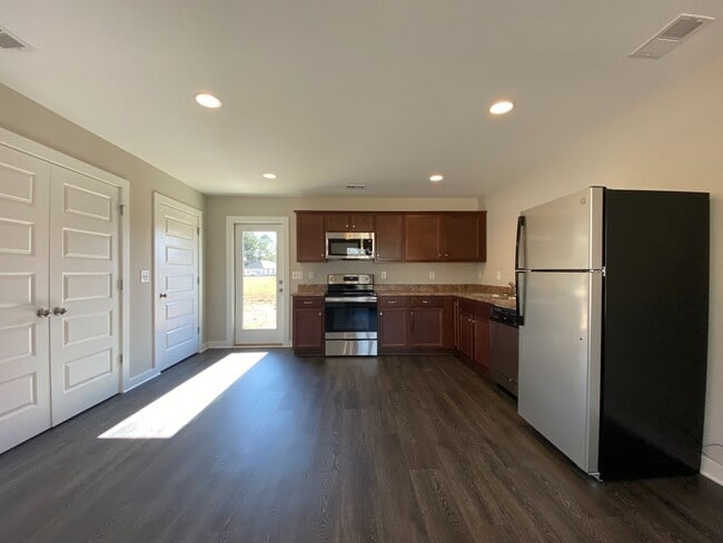 Building Photo - Home for Rent in Talladega, AL... COMING S...