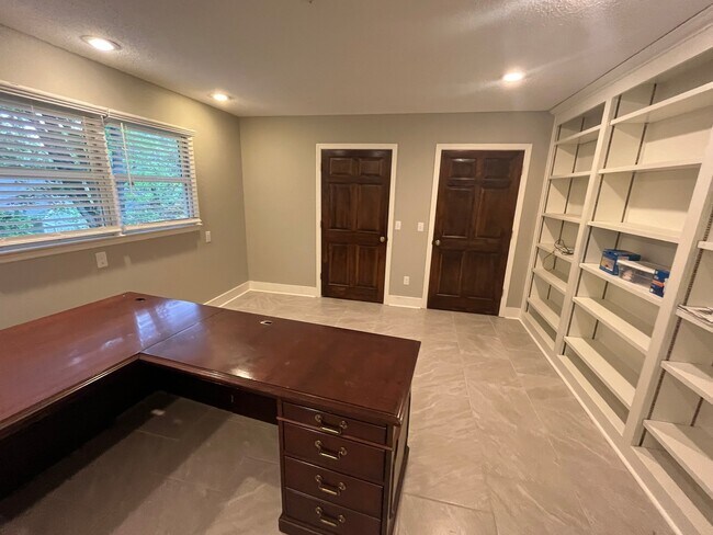 Foto del edificio - 509 Castlewood Trail