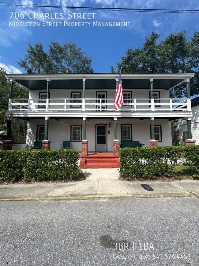 Building Photo - 706 Charles St