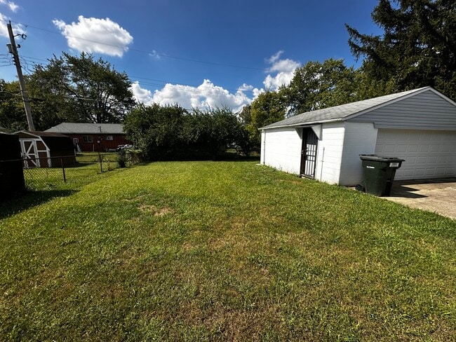 Building Photo - 2993 Southfield Dr