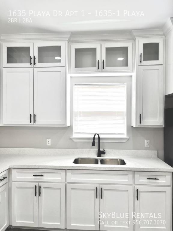 Foto del edificio - 1635 Playa Dr