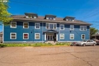 Building Photo - 2214 5th St