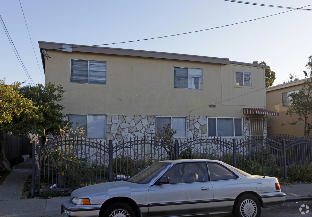 Building Photo - 4000 Lyon Ave
