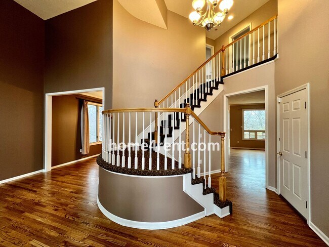 Building Photo - Beautiful Four Bedroom Home in Blue Valley...