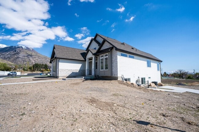 Building Photo - 836 E 100 S