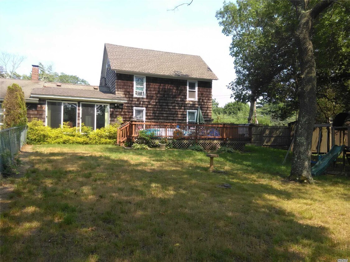 Primary Photo - 1 Barnes Rd