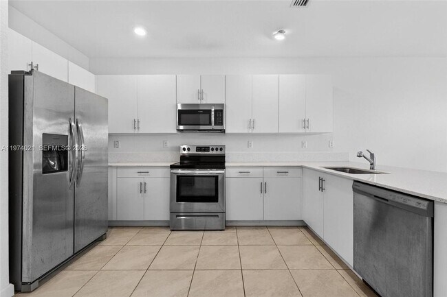 Foto del edificio - 2619 SE 11th St