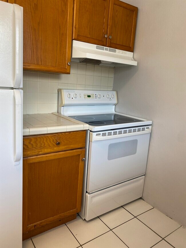 Building Photo - 147 Riberia St