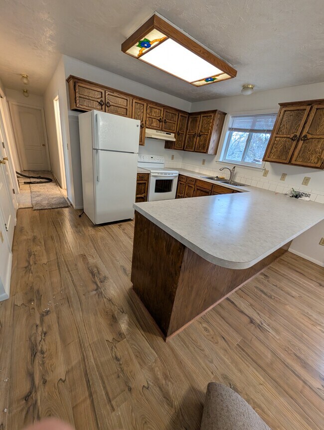 Building Photo - 2030 Ardella Dr