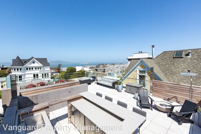 Foto del edificio - 3 br, 3.5 bath House - 2725 Pacific Avenue