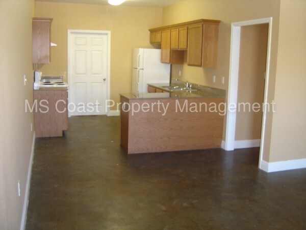 Primary Photo - 11350 New Orleans Ave, B6