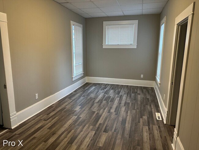 Foto del edificio - 2 br, 1 bath House - 109 W 21st