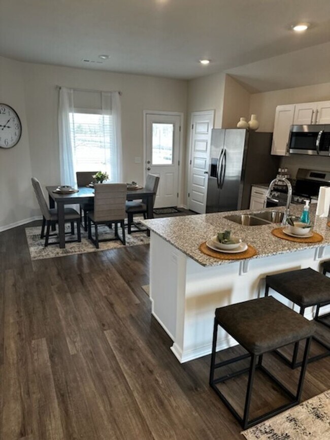 Foto del edificio - Newer 3-bedroom 2 bath home
