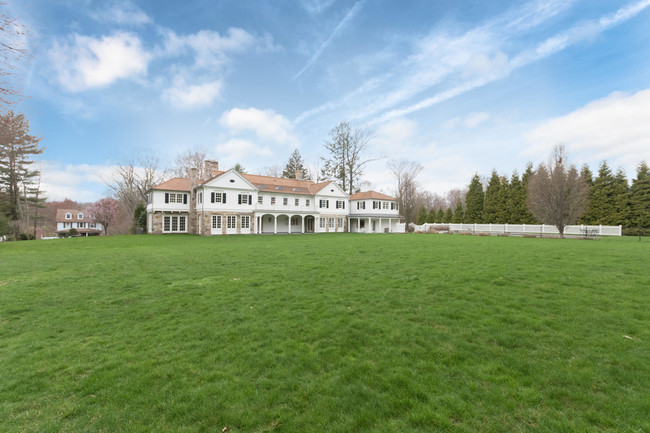 Building Photo - 300 Brookside Rd