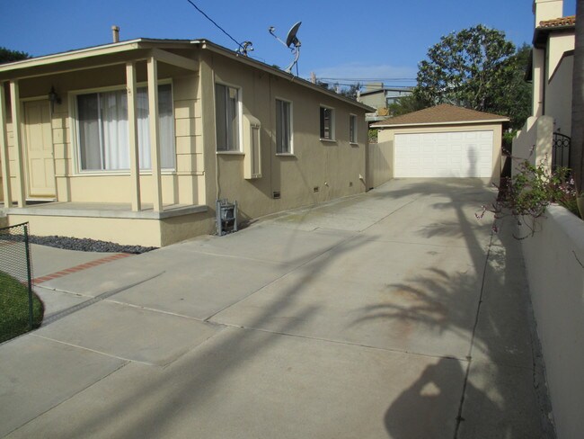 Driveway and garage - 701 Anderson St
