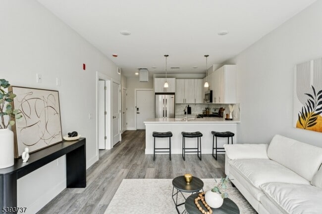 Foto del edificio - 140 W Webster Ave