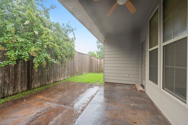 Foto del edificio - 14835 Pendleton Way