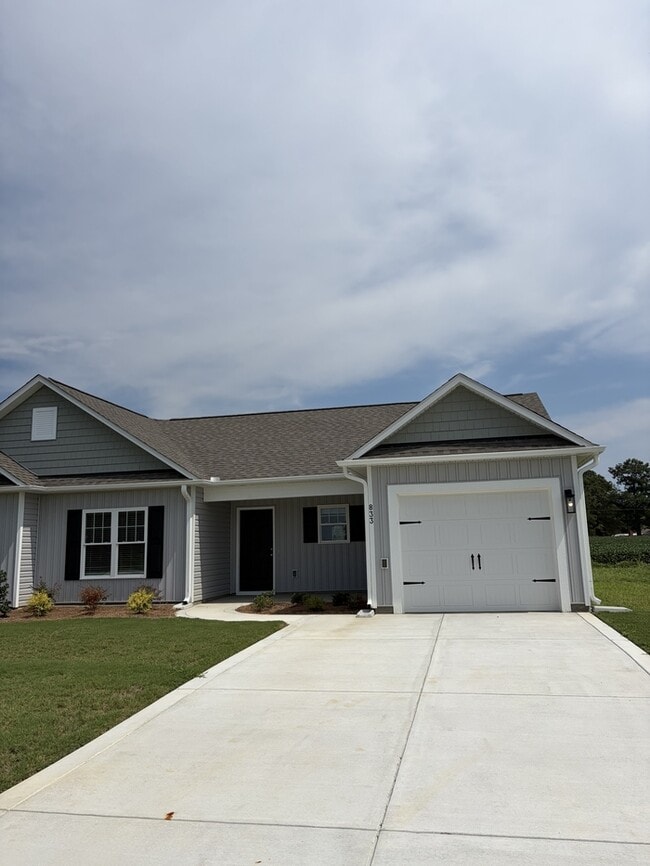 Building Photo - 833 Middleton Rd