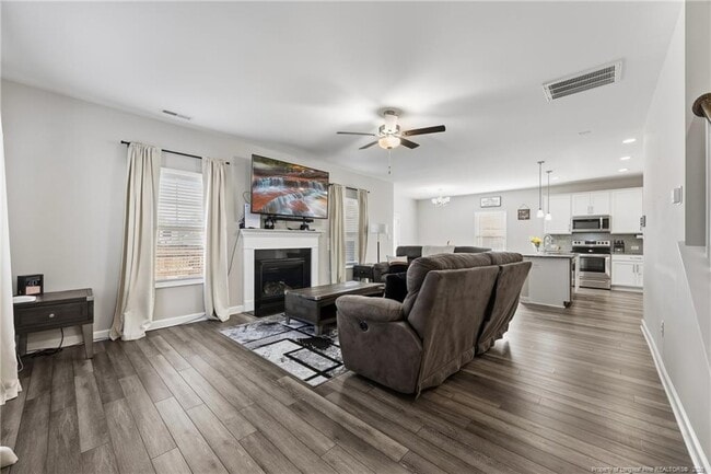 Foto del edificio - 4778 Woodline Dr