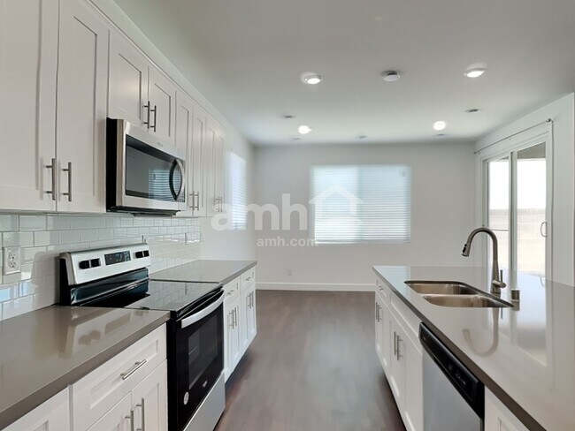 Building Photo - 4844 Blushing Star St