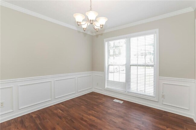 Foto del edificio - 971 Simon Park Cir