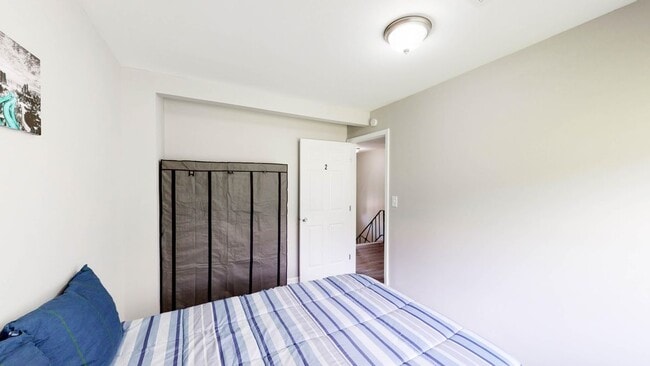 Building Photo - 2010 Grange Dr SE