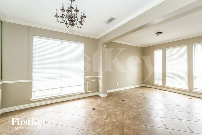Building Photo - 1321 Lyra Ln