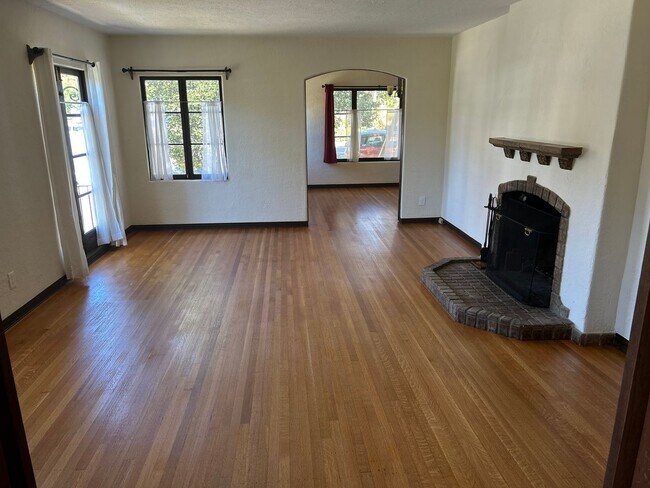 Foto del edificio - Beautiful North Berkeley 4-Bedroom