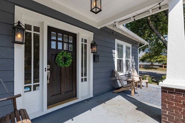 Building Photo - Charming 3BR/2BA home in the heart of Lock...