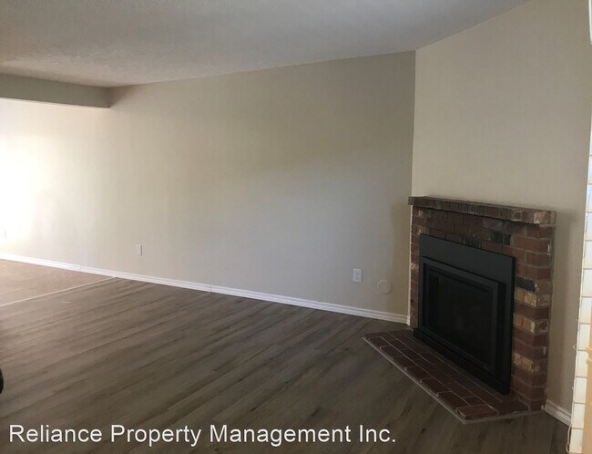 Building Photo - 2 br, 1.5 bath House - 11977 SE Holgate Blvd