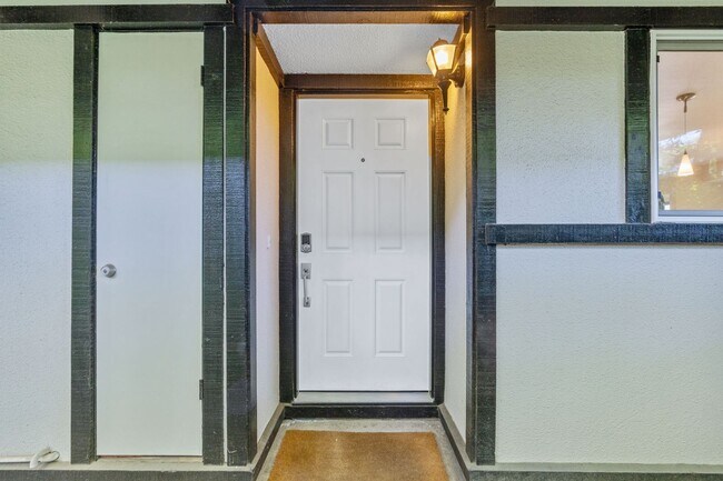 Foto del edificio - Desirable 3 bed 2 bath Alta Heights Condo
