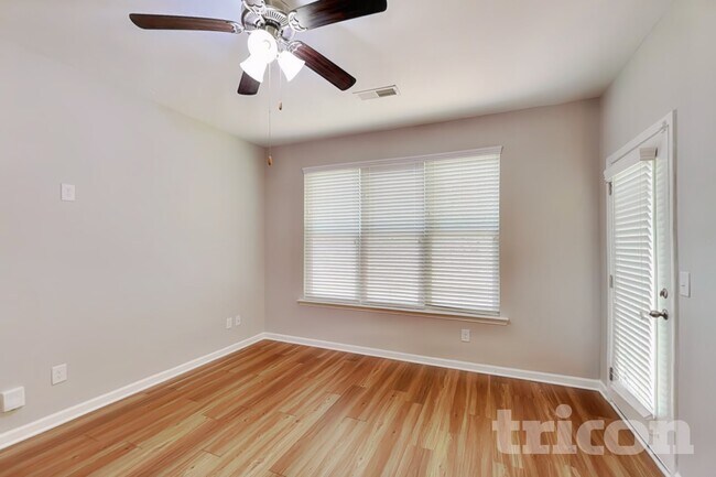 Building Photo - 2292 Shady Dr