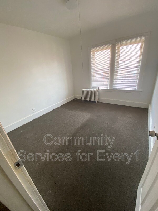 Foto del edificio - 2415 Delaware Ave